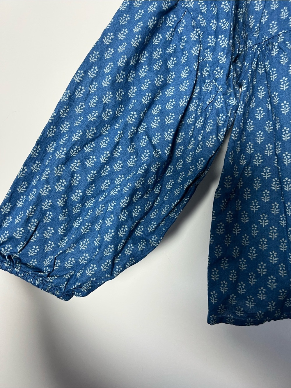 Faherty Lyla Top Organic Cotton Indigo Gobo Floral Print NEW - Picture 7 of 15